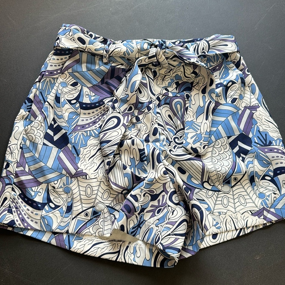 Isle By Melis Kozan Print Shorts size XS